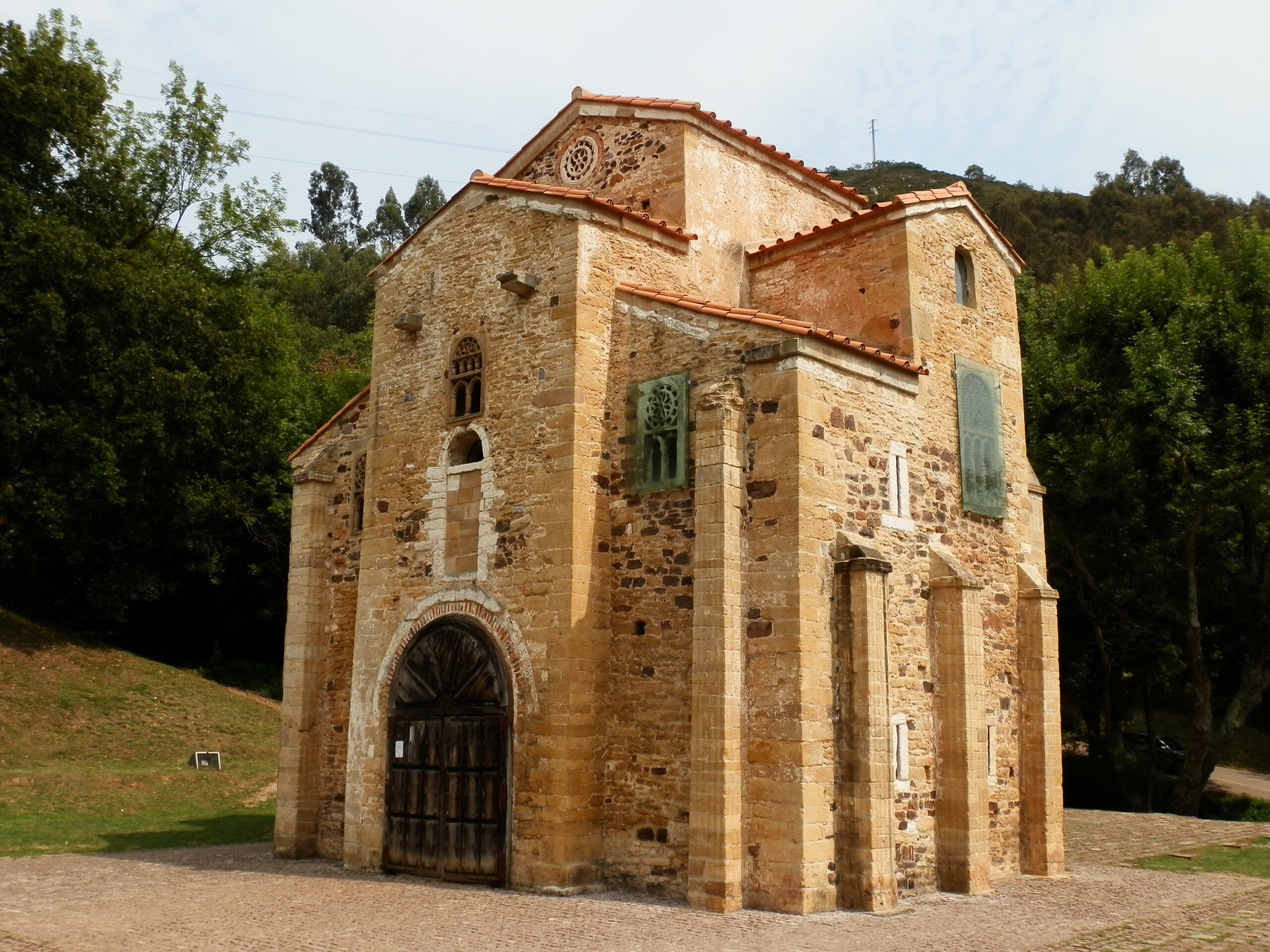 Iglesia de San Miguel de Lillo